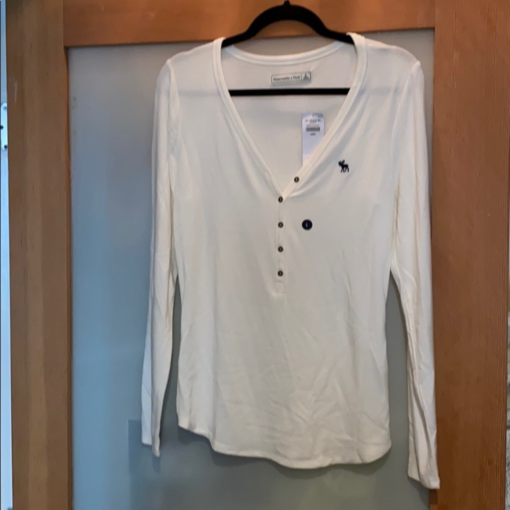 Abercrombie&Fitch-cream long sleeve.